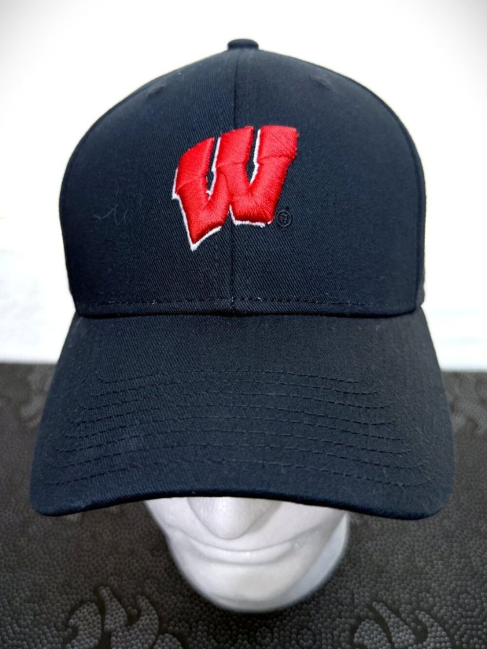 adidas Wisconsin Badgers Black Adjustable Cap/Hat
